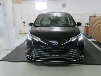 Gebraucht 2024 Toyota Sienna Platinum Van / Kleinbus | CHF 84’900