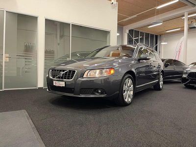 Grau Gebraucht 2008 Volvo V70 Summum Kombi | CHF 15’900