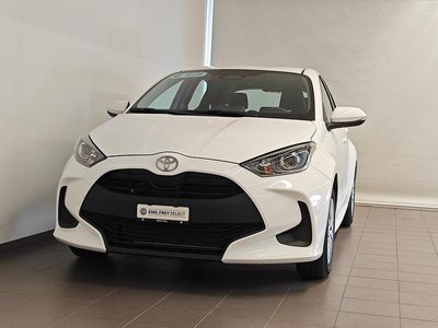 Weiss Gebraucht 2025 Toyota Yaris Hybrid Comfort Limousine | CHF 24’500 (Fairer Preis)