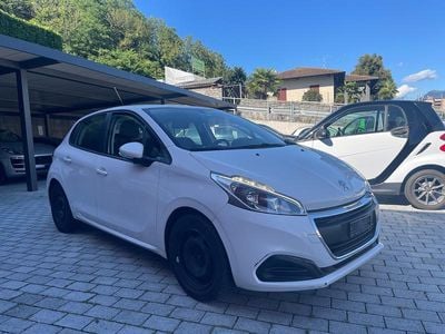 Gebraucht 2016 Peugeot 208 Active Kleinwagen | CHF 5’500 (Fairer Preis)
