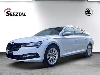 Weiss Gebraucht 2023 Skoda Superb Ambition Kombi | CHF 57’360