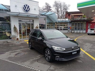 Schwarz Gebraucht 2024 VW Touran Highline Van / Kleinbus | CHF 36’900 (Teuer)