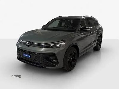Cipressino green metallic Gebraucht 2025 VW Tiguan R-line SUV | CHF 53’900 (Etwas zu teuer)