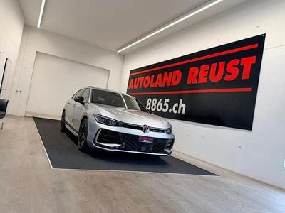 Gebraucht VW Passat R-line 193 PS (141 kW) 2025 Silber Kombi
