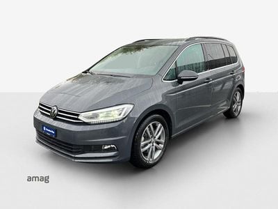 Gebraucht VW Touran Highline 150 PS (110 kW) 2024 Oyster silver metallic Van / Kleinbus