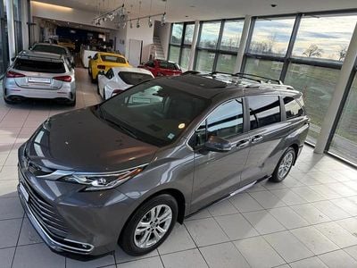 Gray Neu 2025 Toyota Sienna Platinum Van / Kleinbus | CHF 91’240