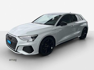 Gletscherweiss metallic Gebraucht 2021 Audi A3 Attraction Limousine | CHF 29’990 (Teuer)