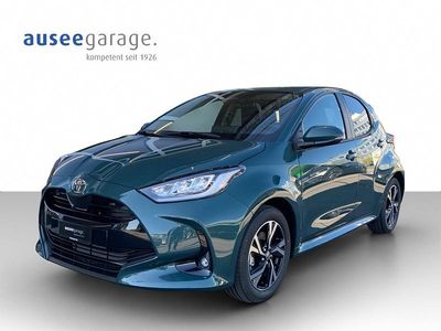 Grün Neu 2025 Toyota Yaris Hybrid Trend Limousine | CHF 31’340 (Teuer)