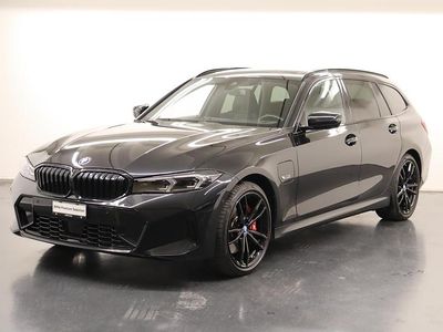 Schwarz Gebraucht 2023 BMW 330e M Sport Kombi | CHF 55’900