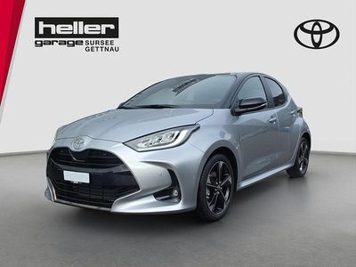 Neu Toyota Yaris Hybrid Premium 131 PS (96 kW) 2025 Silber Limousine