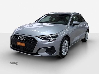 Florettsilber metallic Gebraucht 2024 Audi A3 Attraction Limousine | CHF 29’890 (Fairer Preis)