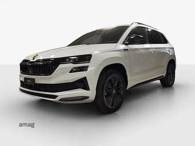 Moon weiss, metallic Gebraucht 2025 Skoda Karoq SportLine SUV | CHF 36’990 (Fairer Preis)