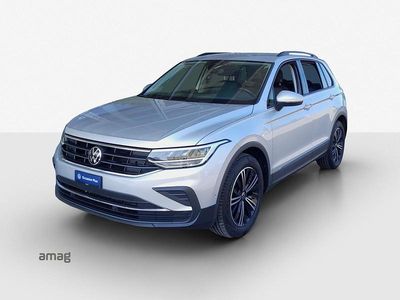Reflexsilber metallic Gebraucht 2022 VW Tiguan Life SUV | CHF 28’600 (Fairer Preis)