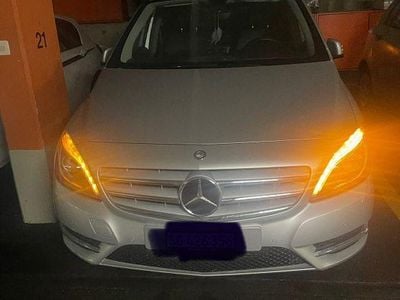 Gebraucht Mercedes B180 122 PS (89 kW) 2014 Van / Kleinbus