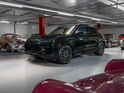 Neu 2025 Porsche Cayenne Turbo E-Hybrid SUV | CHF 209’900 (Guter Preis)