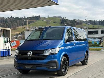 Gebraucht VW Multivan Trendline 150 PS (110 kW) 2026 Blau Van