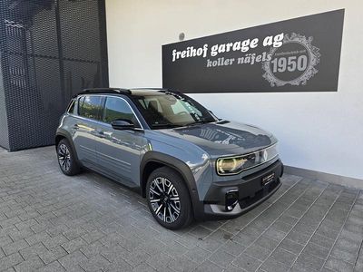 Grau Gebraucht 2025 Renault 4 E-Tech Iconic SUV | CHF 38’200 (Teuer)