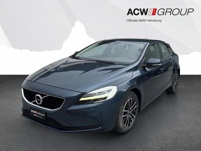 Gebraucht 2017 Volvo V40 Momentum Kombi | CHF 8’900 (Etwas zu teuer)