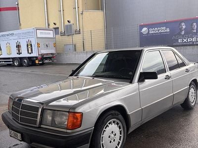Gebraucht Mercedes 190 122 PS (89 kW) 1989 Limousine