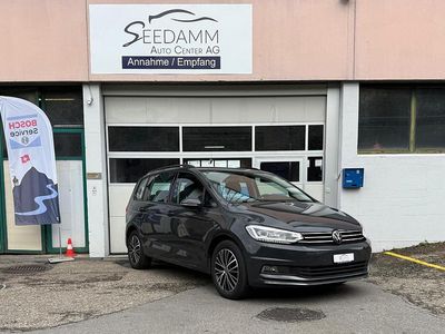 Gebraucht 2024 VW Touran Comfortline Van / Kleinbus | CHF 38’900 (Teuer)