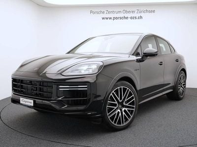 Schwarz Neu 2025 Porsche Cayenne Turbo E-Hybrid SUV | CHF 216’400 (Etwas zu teuer)
