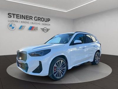 Weiss Neu 2025 BMW iX1 M Sport SUV | CHF 69’900 (Etwas zu teuer)