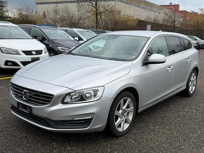 Gebraucht Volvo V60 Momentum 215 PS (158 kW) 2015 Kombi