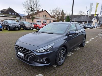 gebraucht Hyundai i30 1.5 T-GDi Amplia