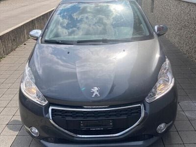Gebraucht 2014 Peugeot 208 Kleinwagen | CHF 4’000 (Guter Preis)