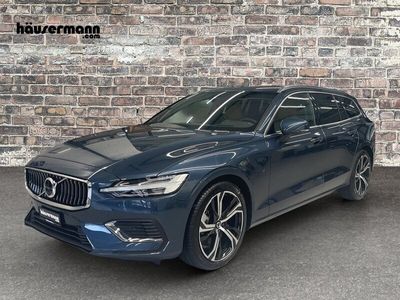 Blau Gebraucht 2023 Volvo V60 Ultimate Kombi | CHF 69’900
