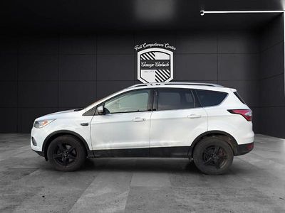 Gebraucht Ford Kuga Titanium 150 PS (110 kW) 2017 Weiss SUV