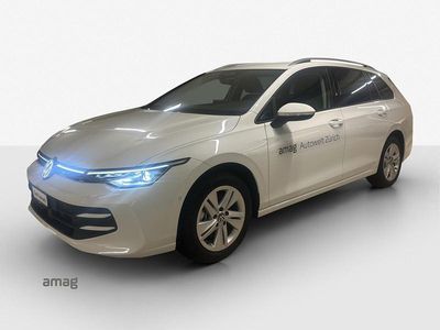 Gebraucht VW Golf VIII Life 150 PS (110 kW) 2025 Pure white uni Kombi