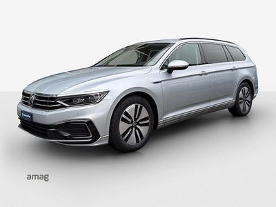Gebraucht VW Passat GTE 218 PS (160 kW) 2022 Scale silver metallic Kombi