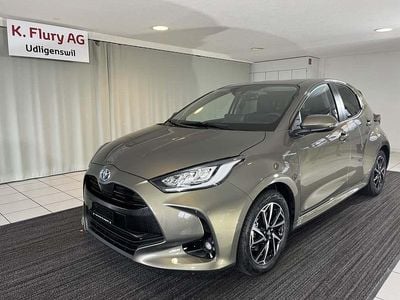 Braun Gebraucht 2024 Toyota Yaris Hybrid Trend Limousine | CHF 27’700 (Teuer)