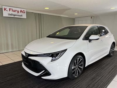 Weiss Gebraucht 2022 Toyota Corolla Trend Limousine | CHF 32’900 (Teuer)