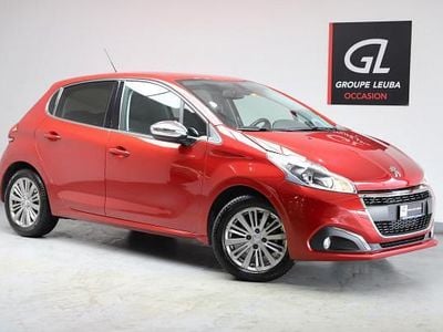 Gebraucht Peugeot 208 Allure 110 PS (80 kW) 2018 Rot Kleinwagen