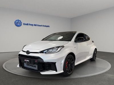 Weiss Gebraucht 2024 Toyota Yaris Sport Limousine | CHF 48’900