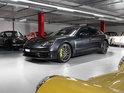 Porsche Panamera 4