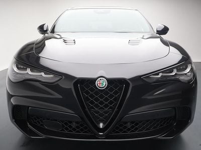 Neu Alfa Romeo Stelvio Quadrifoglio 519 PS (381 kW) 2025 Schwarz SUV
