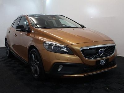 Gebraucht 2013 Volvo V40 CC Summum Kombi | CHF 9’499