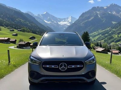 Gebraucht Mercedes GLA200 AMG line 163 PS (119 kW) 2021 SUV