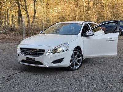 Gebraucht 2013 Volvo V60 R-Design Kombi | CHF 5’900