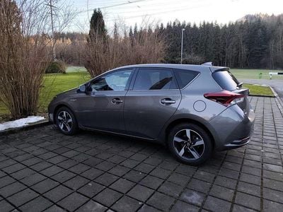 Gebraucht Toyota Auris Hybrid Trend 99 PS (72 kW) 2017 Limousine
