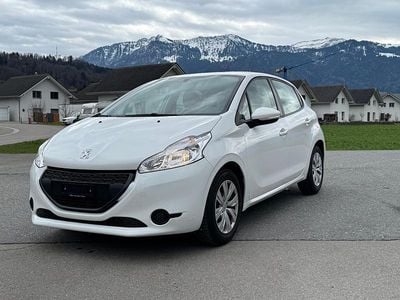 Gebraucht Peugeot 208 Style 82 PS (60 kW) 2015 Kleinwagen