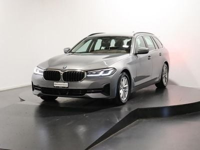 Grau Gebraucht 2023 BMW 530 Comfort Edition Kombi | CHF 49’990 (Fairer Preis)