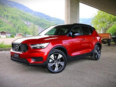 Rot mét. Gebraucht 2025 Volvo XC40 R-Design SUV | CHF 53’500