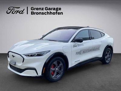 Weiss Gebraucht 2022 Ford Mustang Mach-E SUV | CHF 39’990 (Etwas zu teuer)