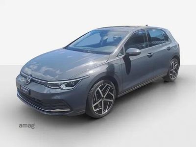 Delfingrau metallic Gebraucht 2021 VW Golf Style Limousine | CHF 23’900 (Teuer)