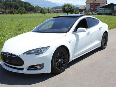 Gebraucht 2016 Tesla Model S Kleinwagen | CHF 24’980 (Etwas zu teuer)