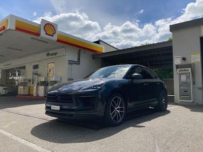 Grau Gebraucht 2022 Porsche Macan S SUV | CHF 69’900 (Etwas zu teuer)